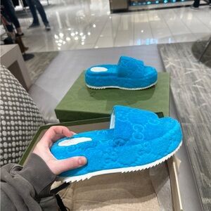 GUCCI blue towel, material platform, sandals